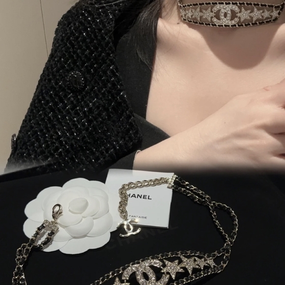 Chanel necklaces - Picture 3 of 8